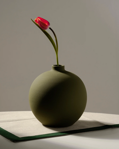 Ocactuu Keramik Vase "Dune 03" handmade in Portugal Olivegreen